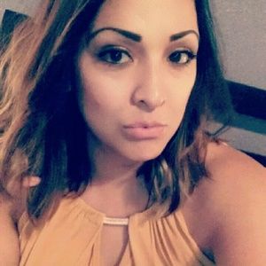 Meet your Posher, Mirna