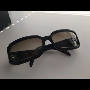 Chanel Sunglasses black