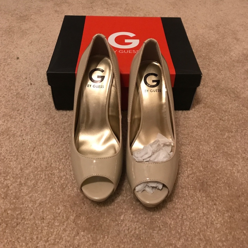 🌦SOLD🌦Nude pumps - Picture 2 of 5