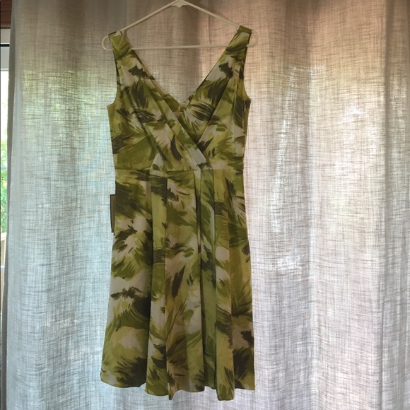 NWT 🌸 Ann Taylor Summer Dress - Green & White - Picture 3 of 7
