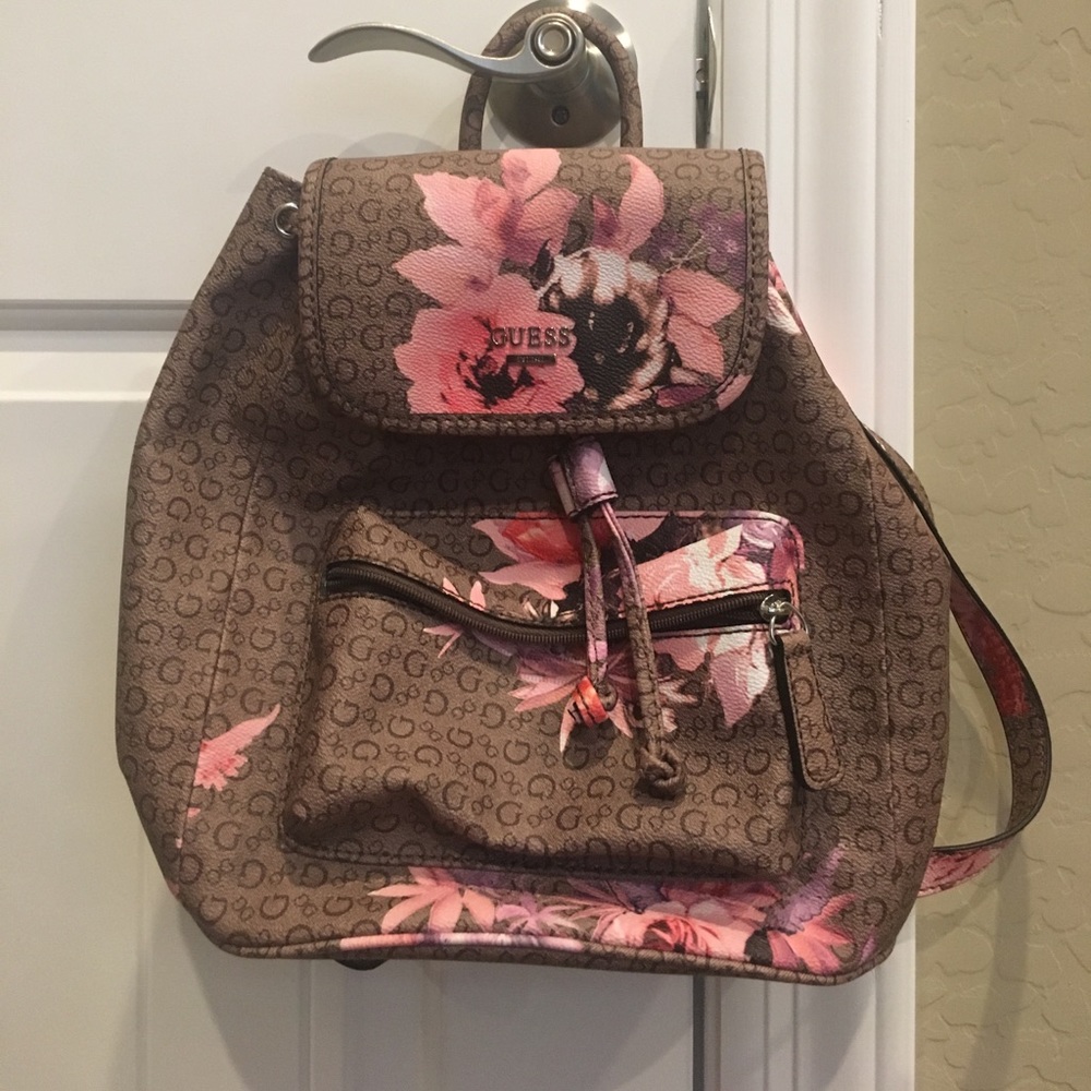 Guess mini purse 👛 brand new never been used