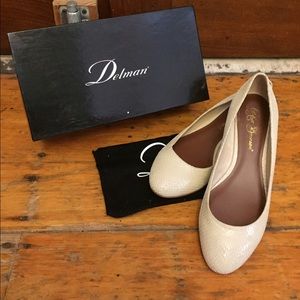 Delman Wedges