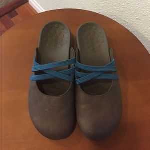 Orthaheel  shoes size 7