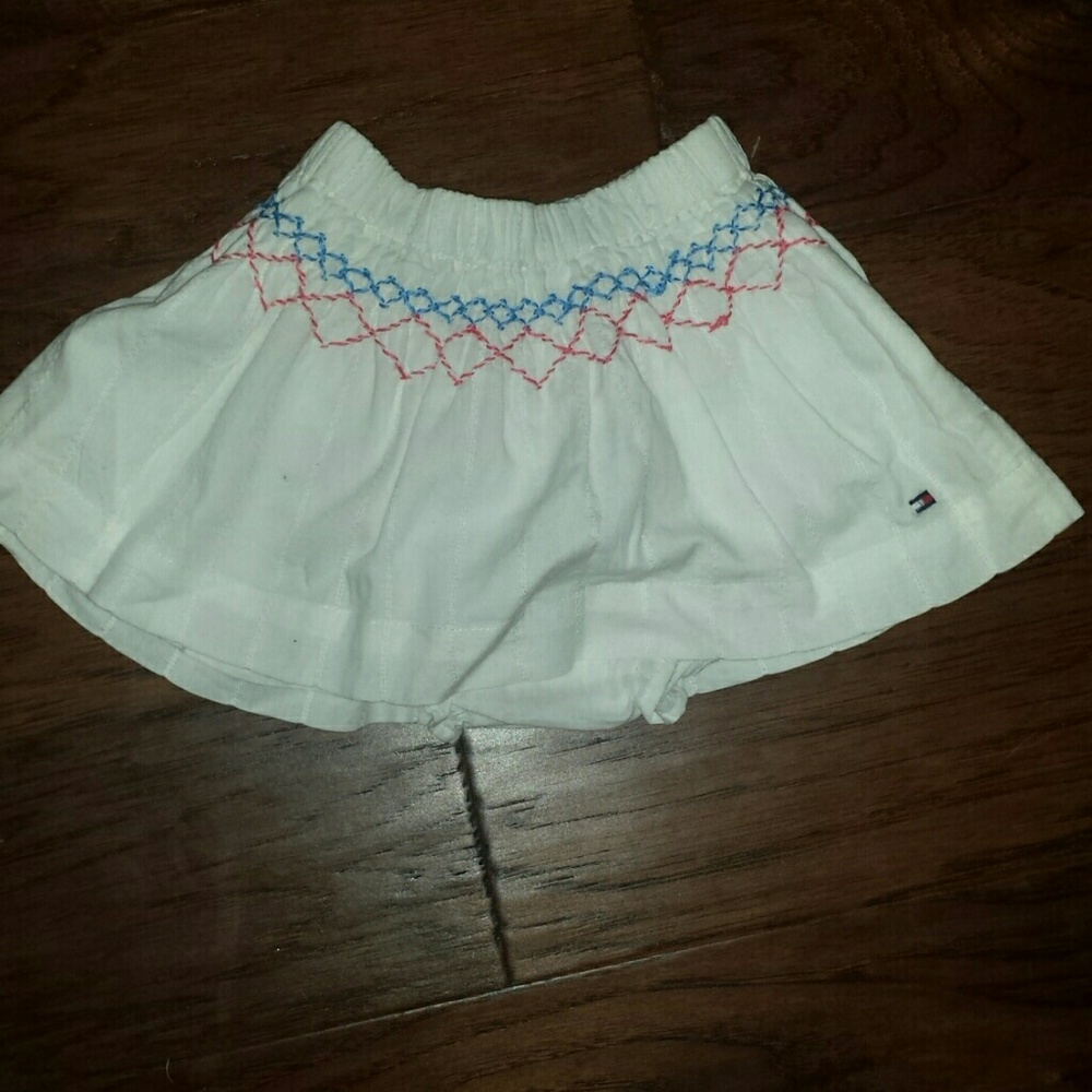 Brand New TOMMY HILFIGER skirt baby (3to6month)