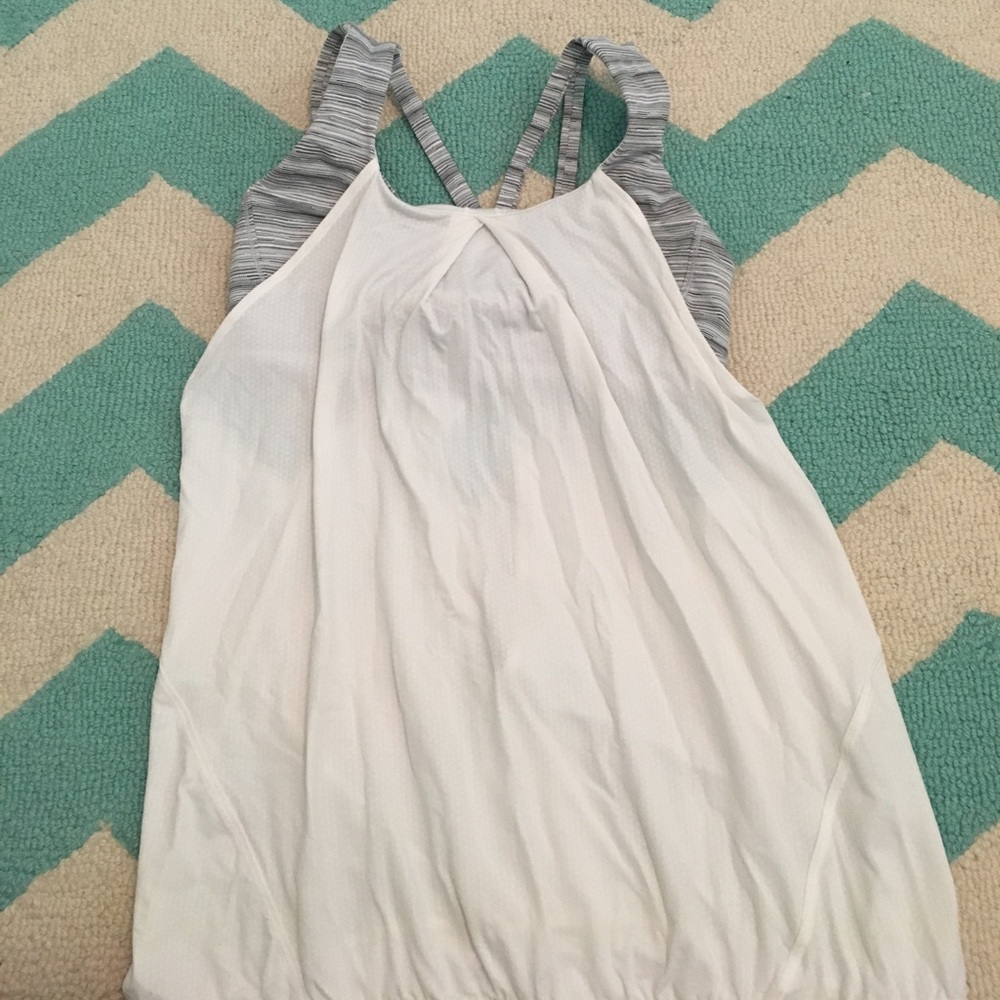 Lululemon tank top with built in bra