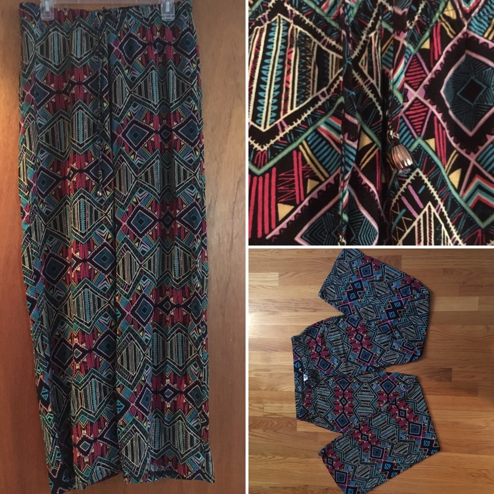 Geometric patterned pants, size Large