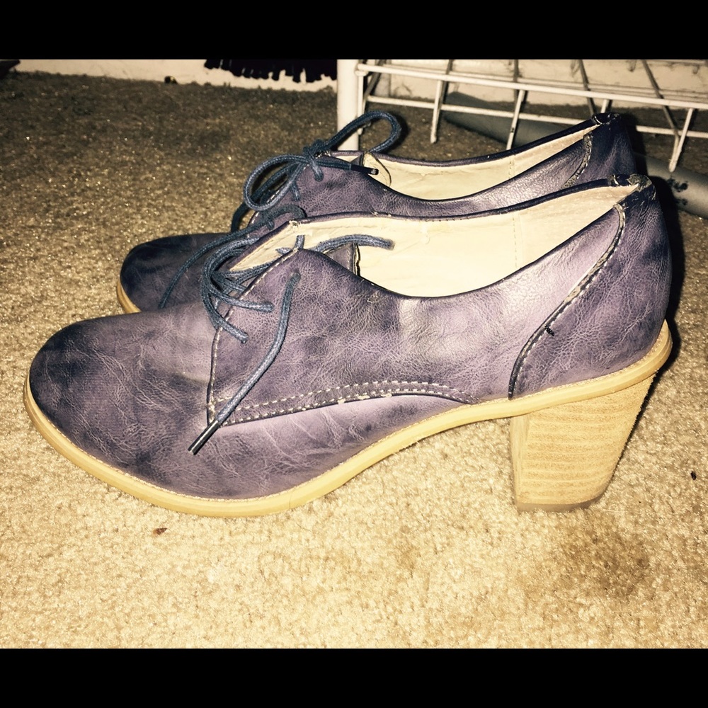 Woman leather shoes