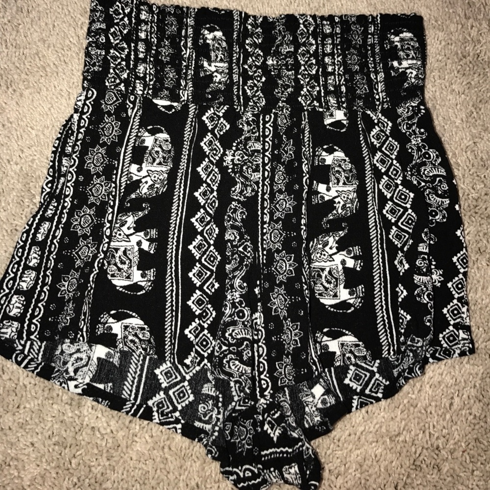 pac sun flowey shorts