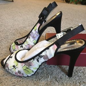 Brand new Floral heels