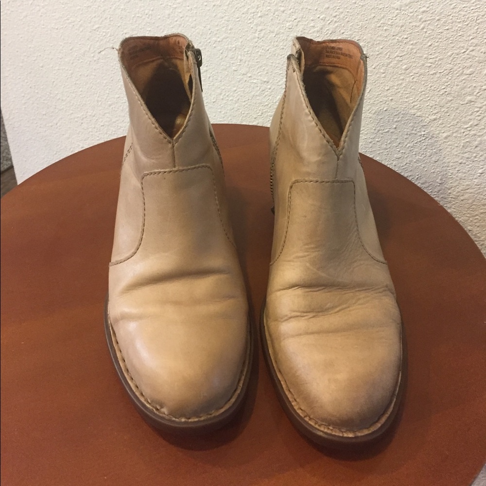 Born Boots Size 8