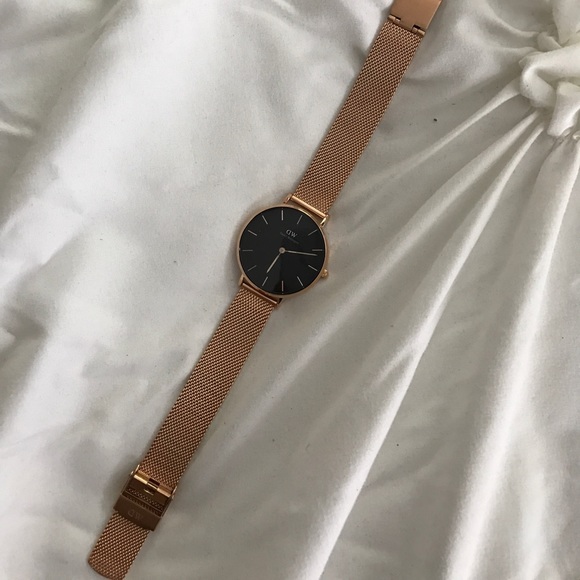 Daniel Wellington Accessories - Daniel Wellington rose gold watch nwt