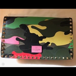 Camo Valentino Garavani flap clutch