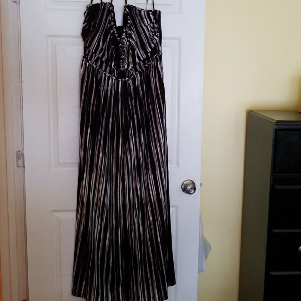 City Chic ling strapless maxi dress