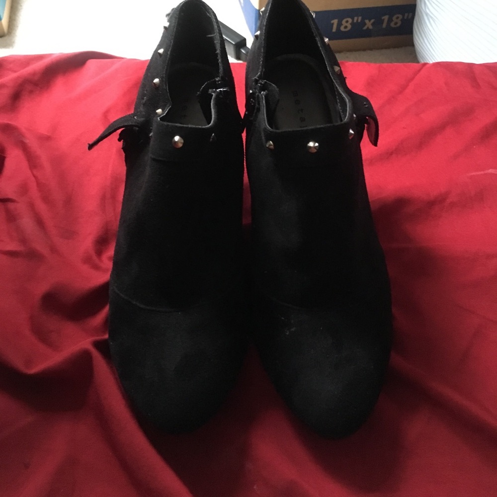 7.5 Metaphor Heeled Booties