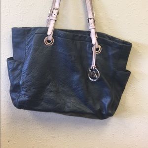 ✨SALE✨Michael Kors Black Leather Handbag