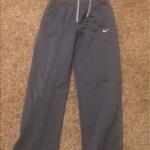 Like new Nike thermafit sweatpants