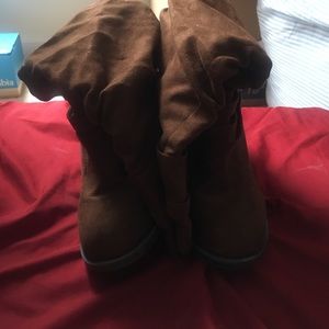 8 Knee High Heeled Boots