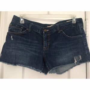 Gap cutoff distressed shorts!