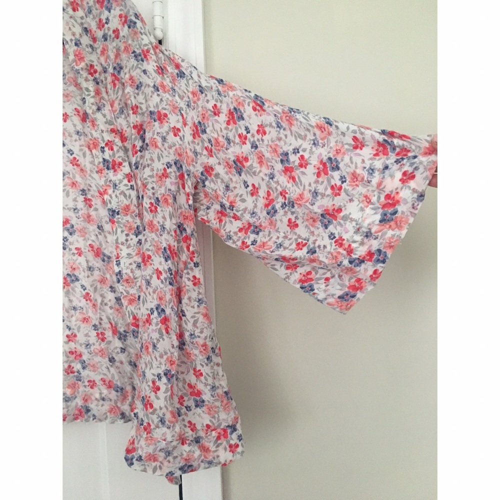 Lauren Conrad Floral Kimono!