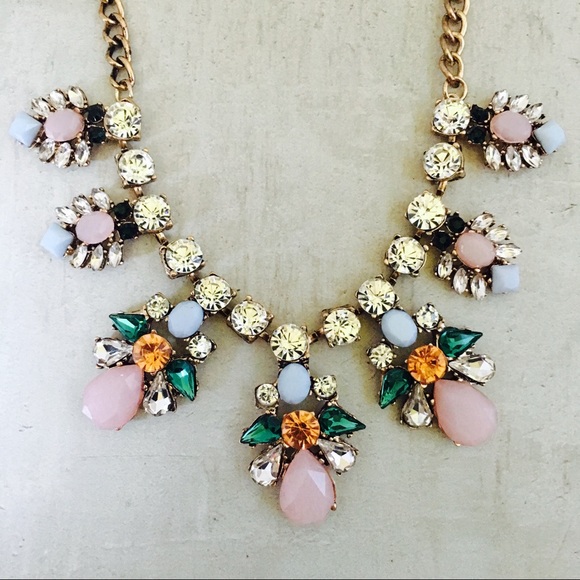 Jewelry - ❌ SOLD ❌ Petal Drop Necklace