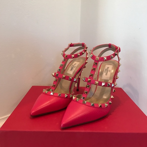 • Valentino • NWT Pink Rockstud T-Strap Pumps 7.5 - Picture 2 of 4