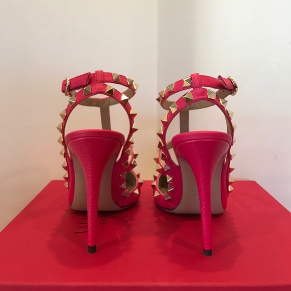 • Valentino • NWT Pink Rockstud T-Strap Pumps 7.5 - Picture 3 of 4