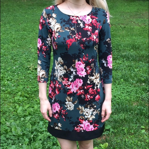 Green Floral Casual Dress - Picture 2 of 3
