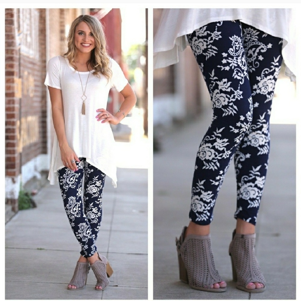 SUPER SOFT FLORAL/PAISLEY LEGGINGS
