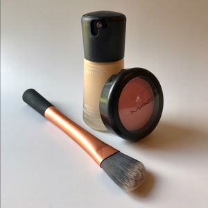 MAC foundation and blush bundle