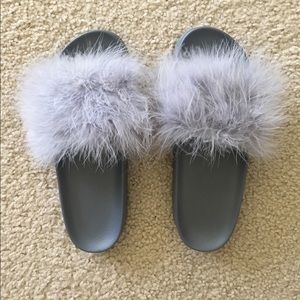 Mason Grey Fluffy Slider