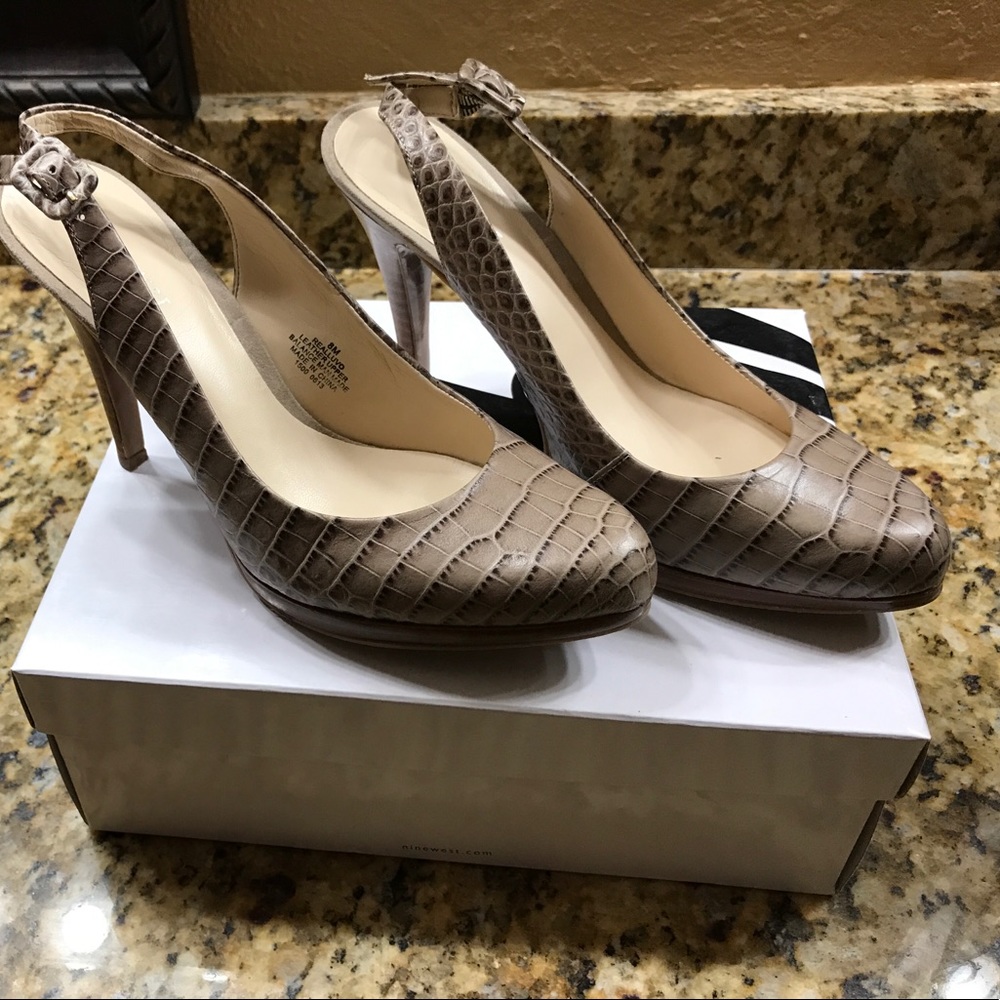 🔥SOLD🔥Beautiful nude pumps