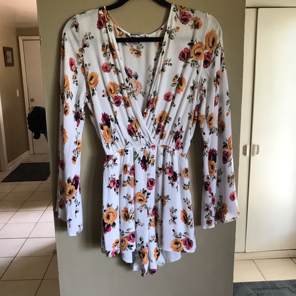 ❌SOLD❌ Floral Romper