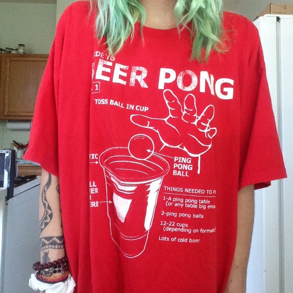 Oversized BEER PONG tee 🌟