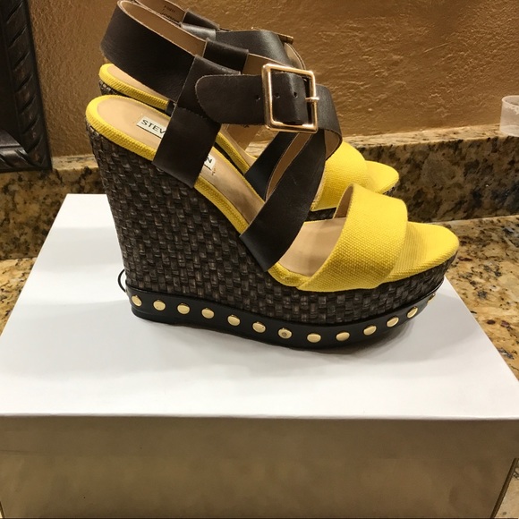 🌟SOLD🌟Wedges - Picture 2 of 8