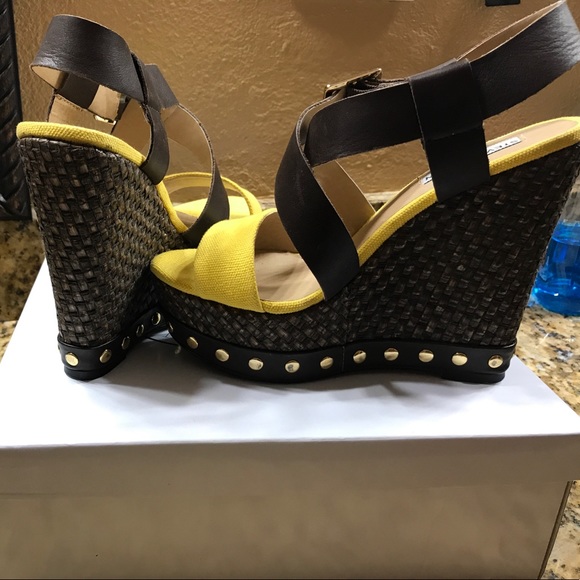 🌟SOLD🌟Wedges - Picture 4 of 8