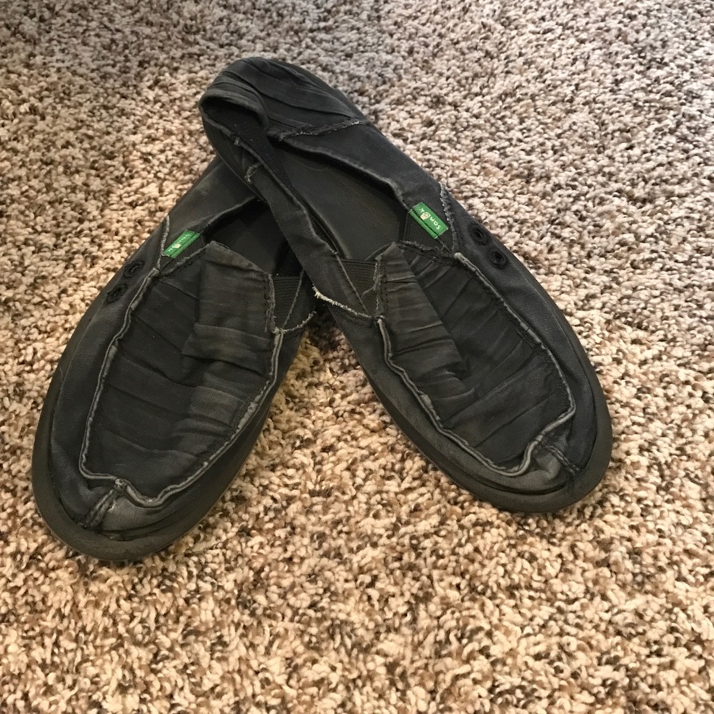 Black / black distressed Sanuk Shoes size 7