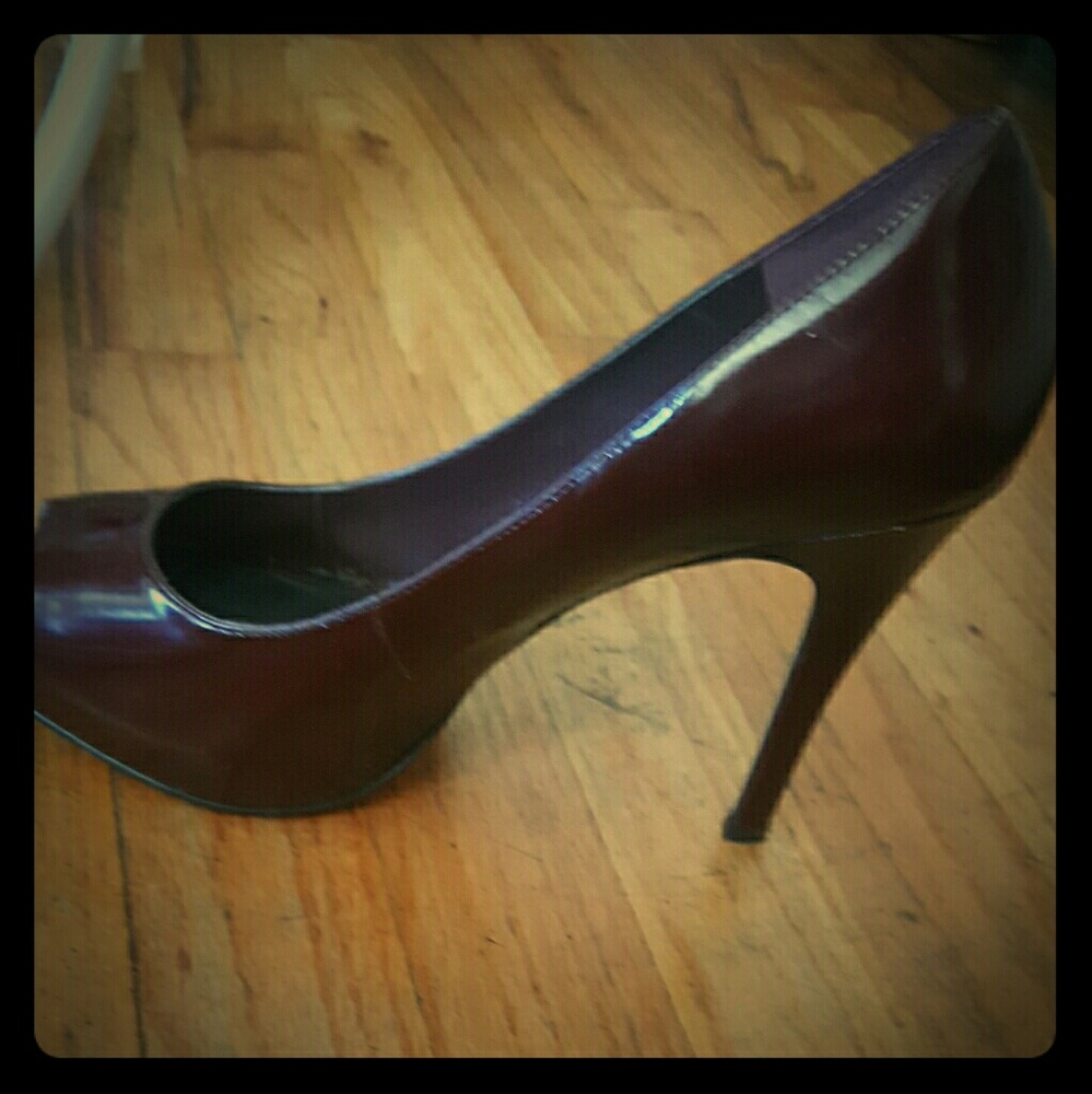 Nine West peep toe pumps