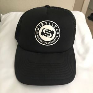 Quiksilver snapback trucker hat