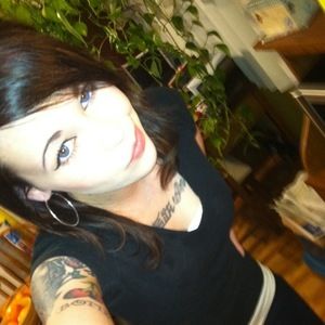 Meet your Posher, Alicia