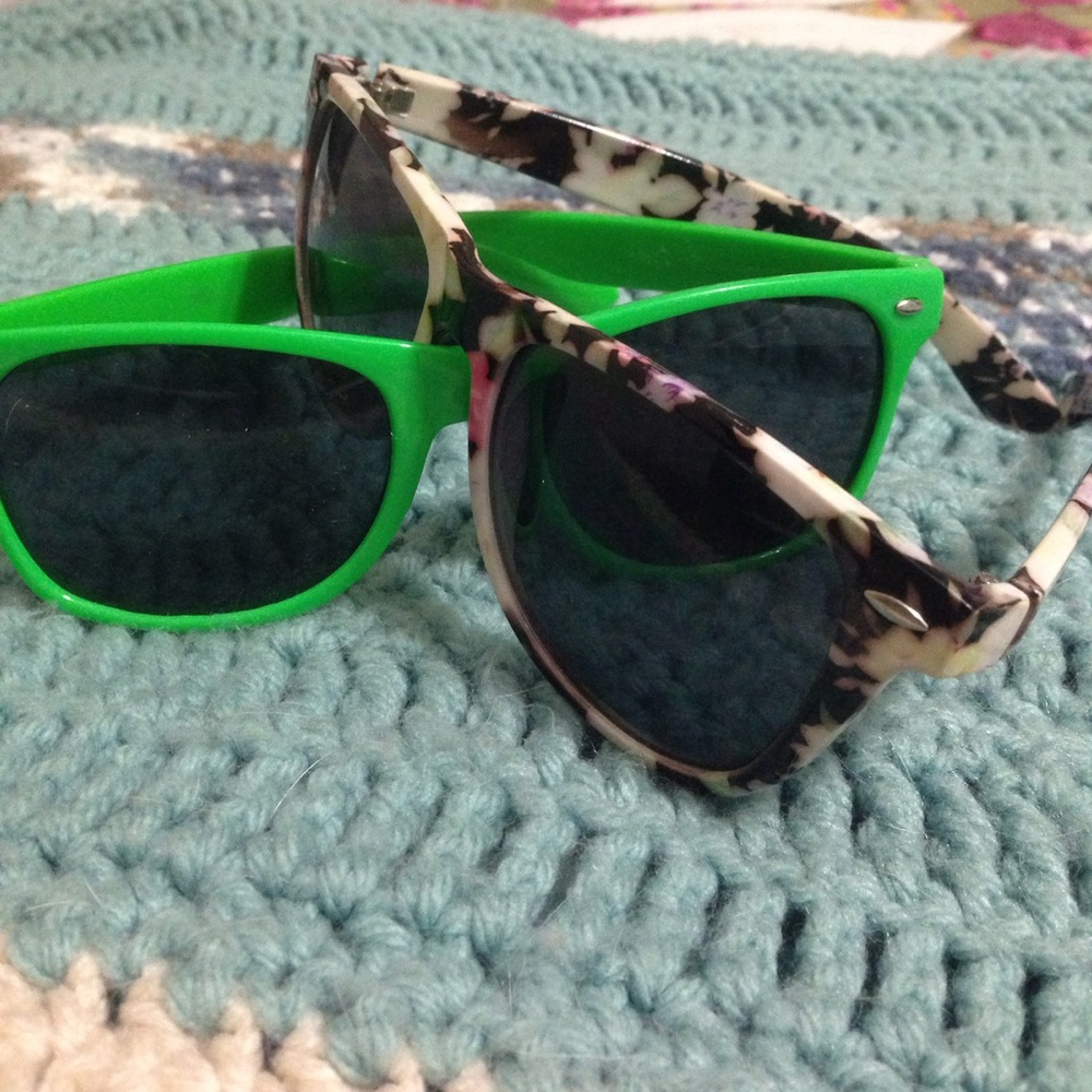 😎 Retro style shades bright green and floral