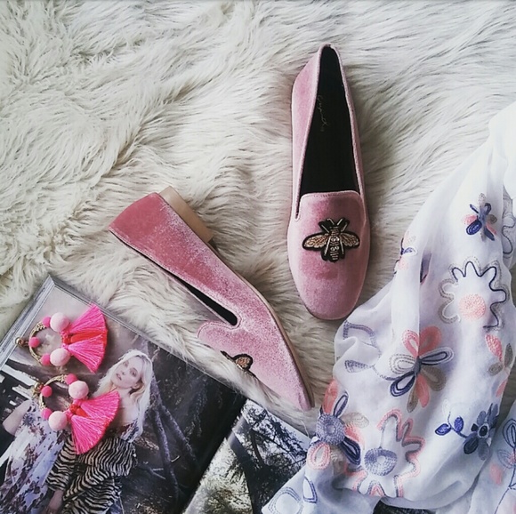 //The Dolores// Mauve velvet dragonfly Flat - Picture 2 of 7