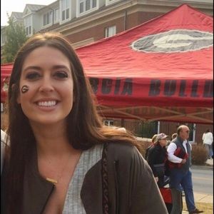 Meet your Posher, Courtney