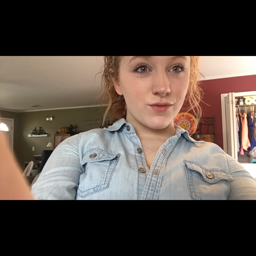 Jean button up - Picture 1 of 1