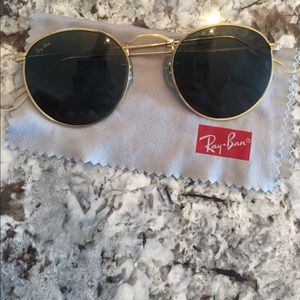 VINTAGE B&L Rayban round sunglasses