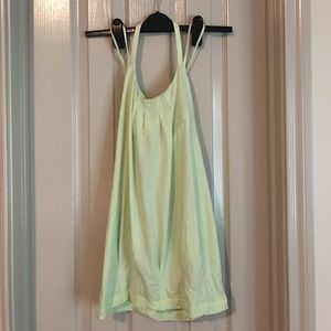 Lululemon crisscrossing back tank