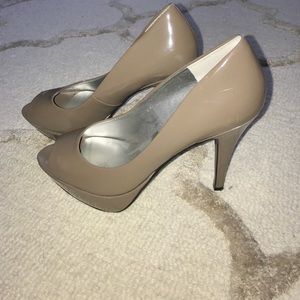 Tan GUESS pumps