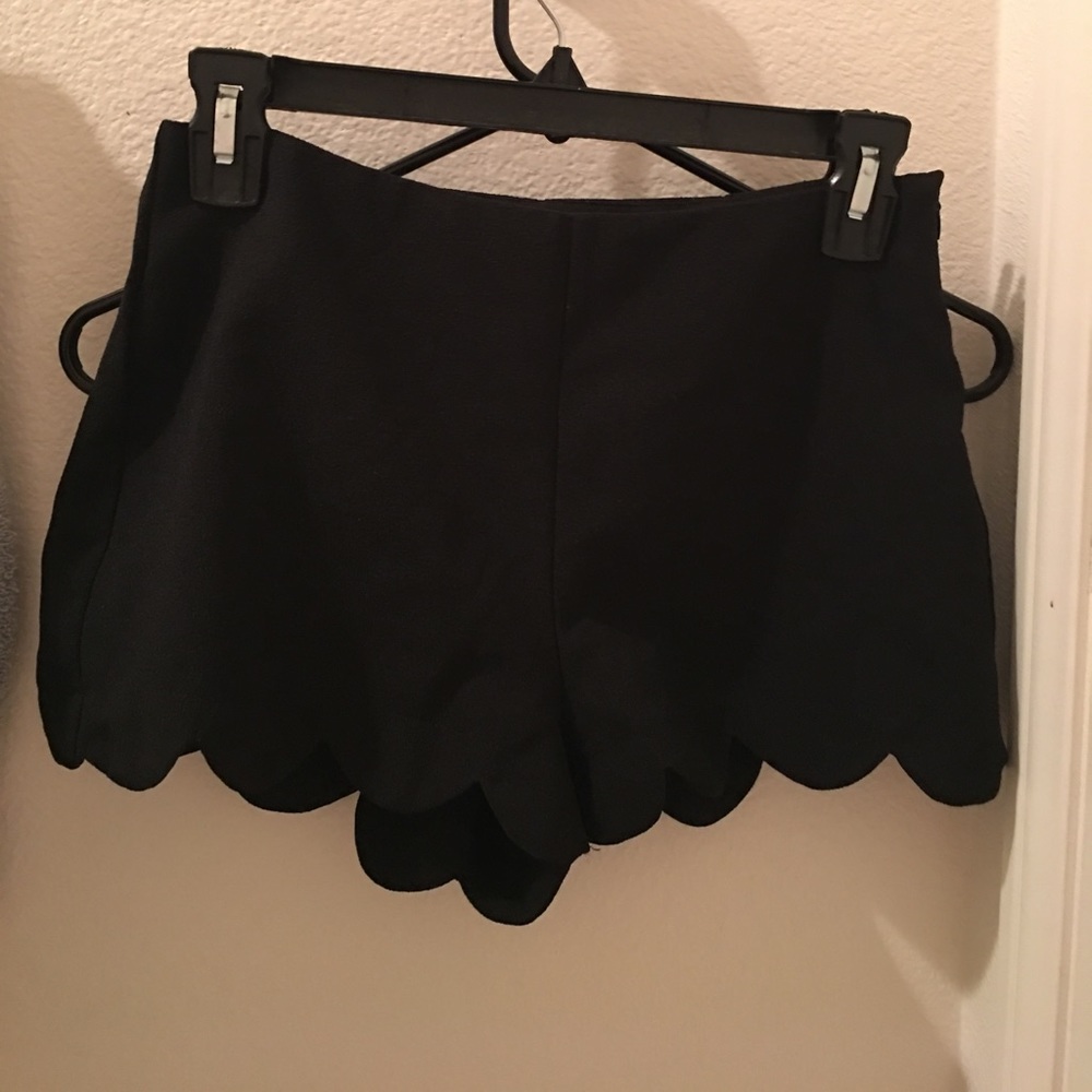 Scallop black high waisted shorts