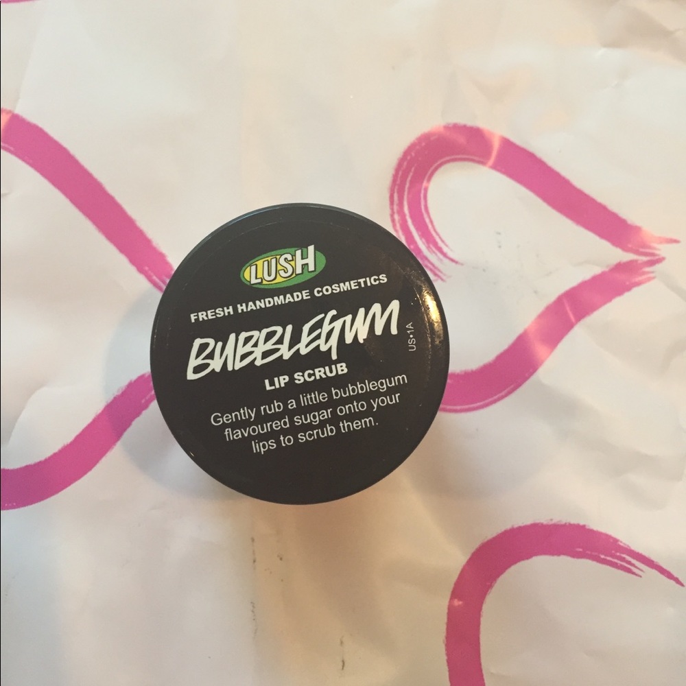 BubbleGum Lipscrub NWT fresh