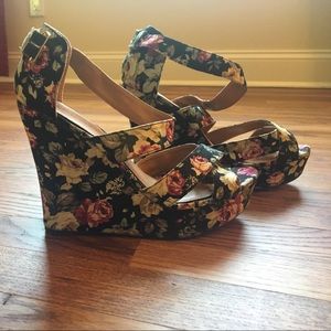 FLOWER WEDGES!!! Perfect for summer