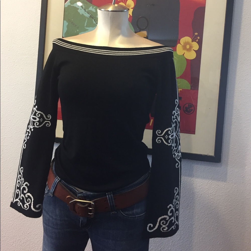 Bette Paige knit off the shoulder top Small